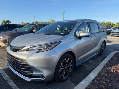 2025 Toyota Sienna Platinum 7 Passenger