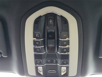 2021 Porsche Macan Base