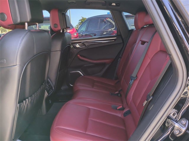 2023 Porsche Macan Base