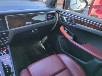 2023 Porsche Macan Base