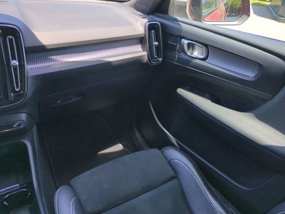 2019 Volvo XC40 R-Design