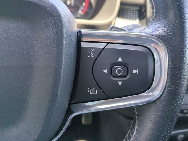 2019 Volvo XC40 R-Design